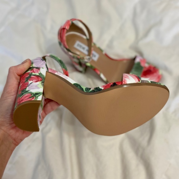 Steve Madden Floral Heels - Picture 4 of 6